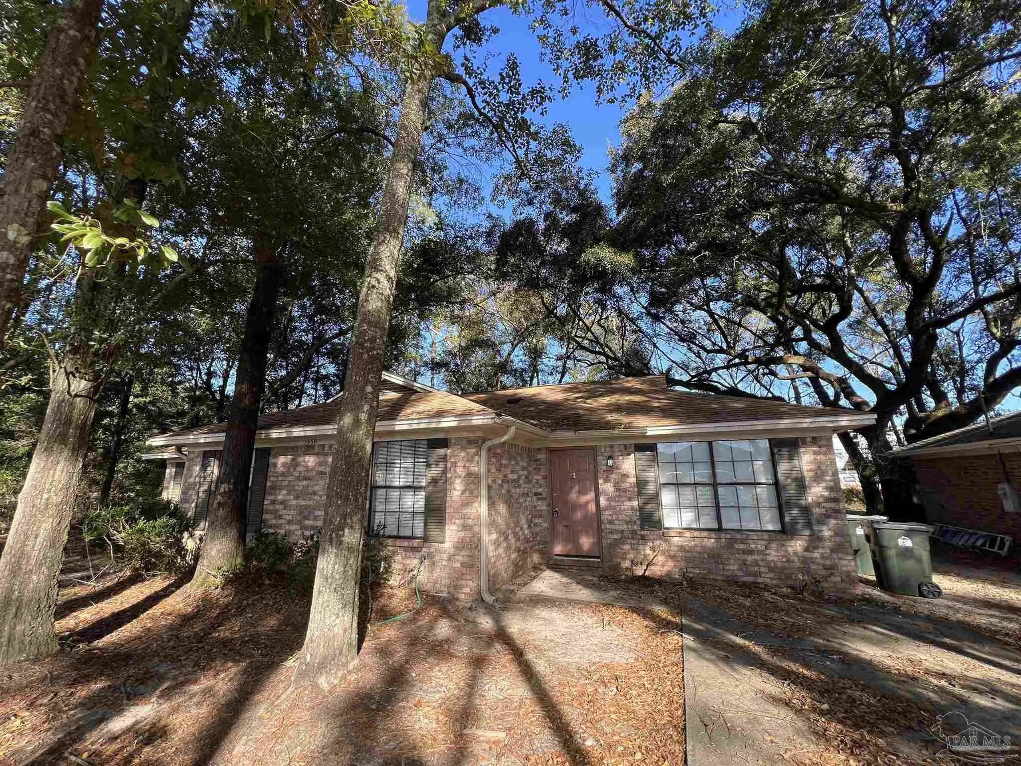 Photo of Listing #675816