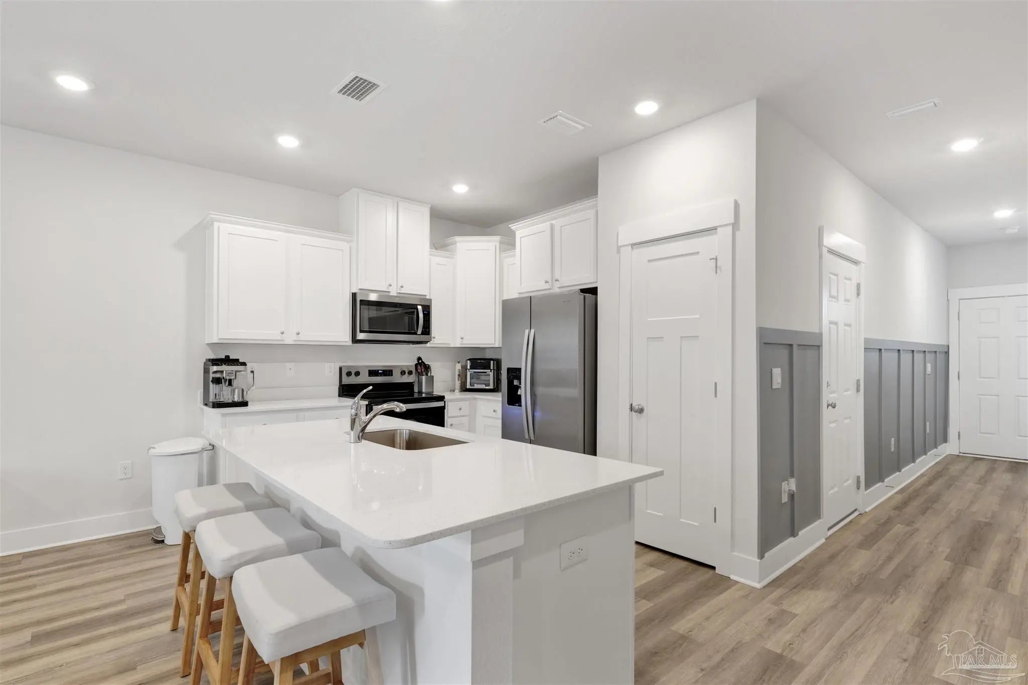 Photo of Listing #678435