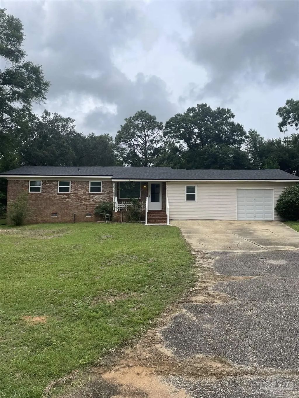 540 Temple Hill St, Pensacola