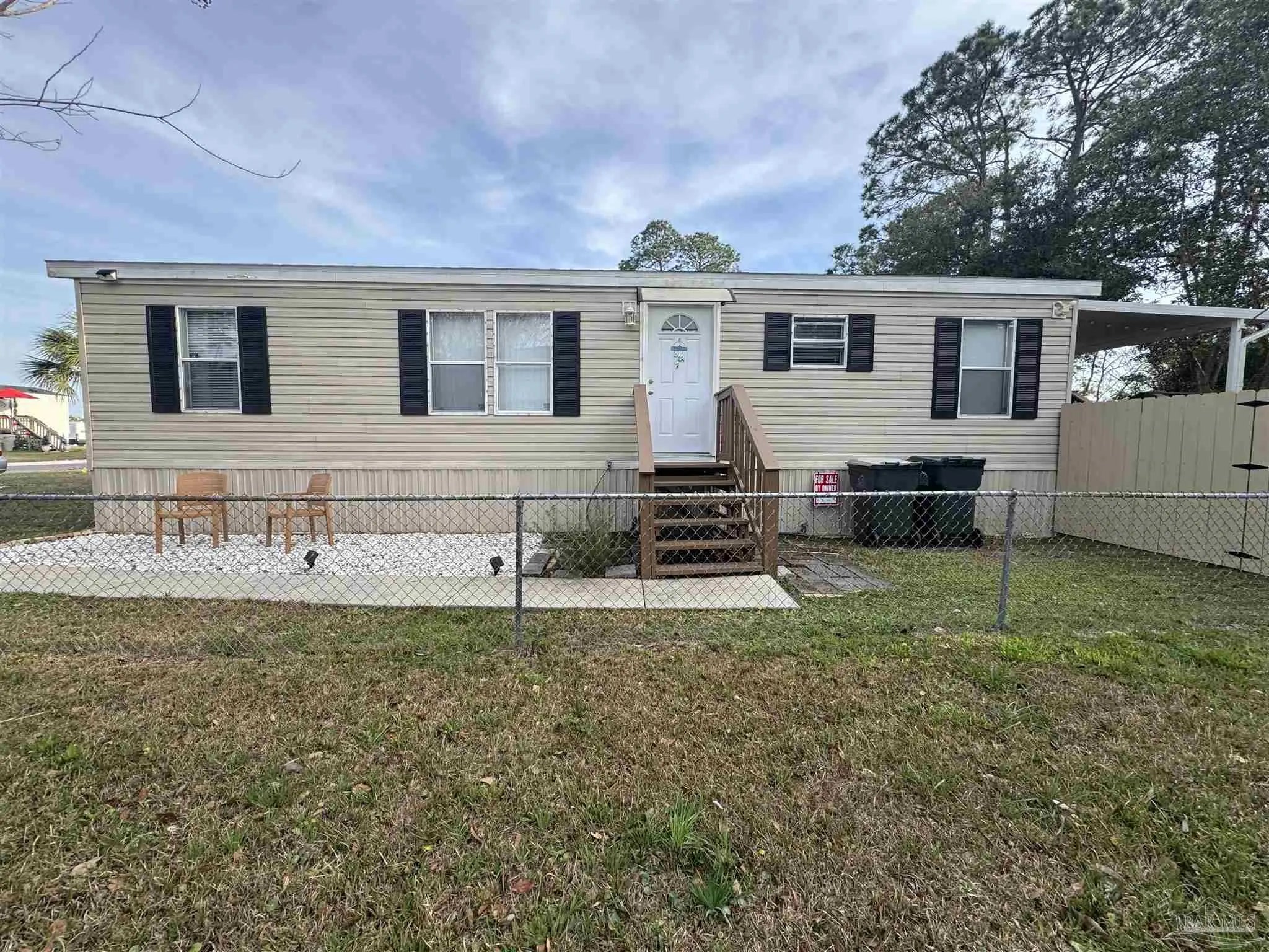 Photo of Listing #678357