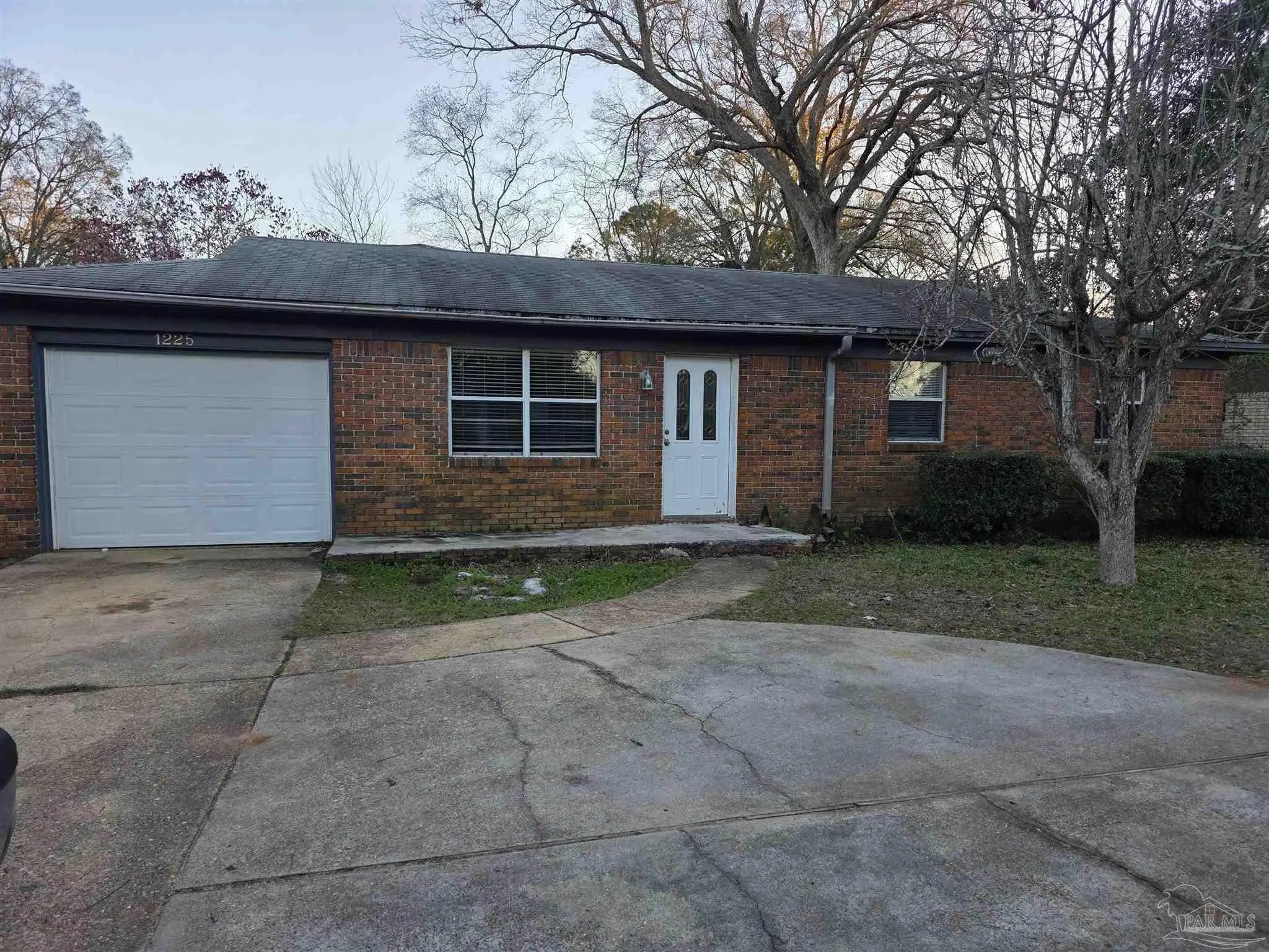 Photo of Listing #676556