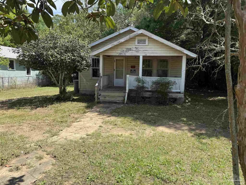 910 N 57th Ave, Pensacola
