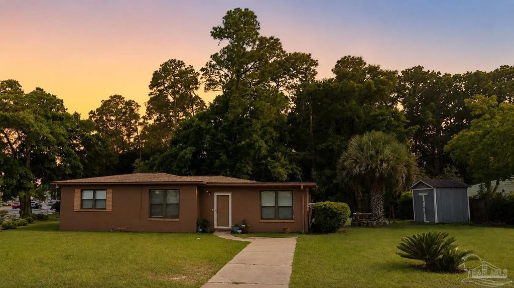 3933 N 9th Ave, Pensacola