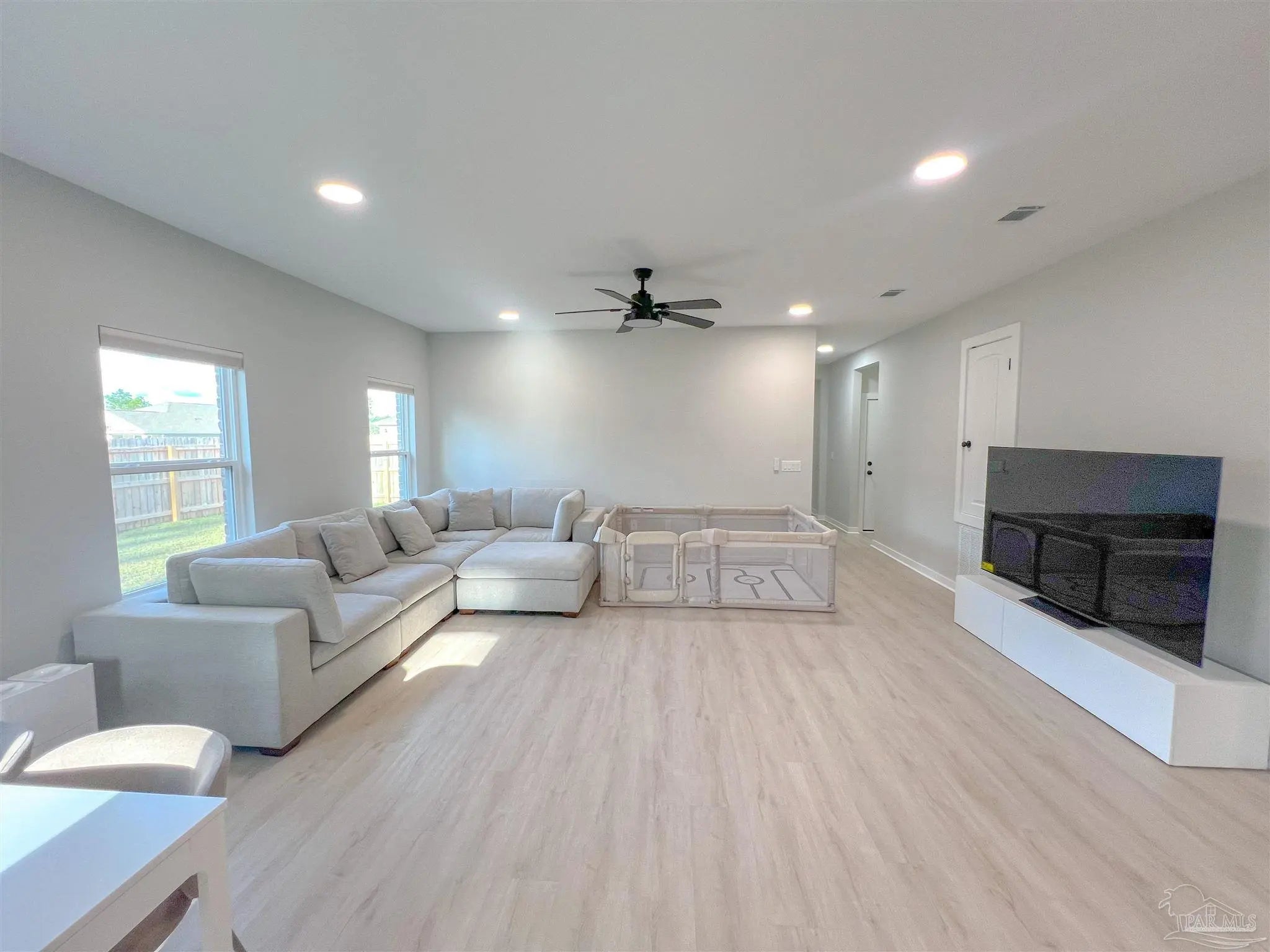 Photo of Listing #679574