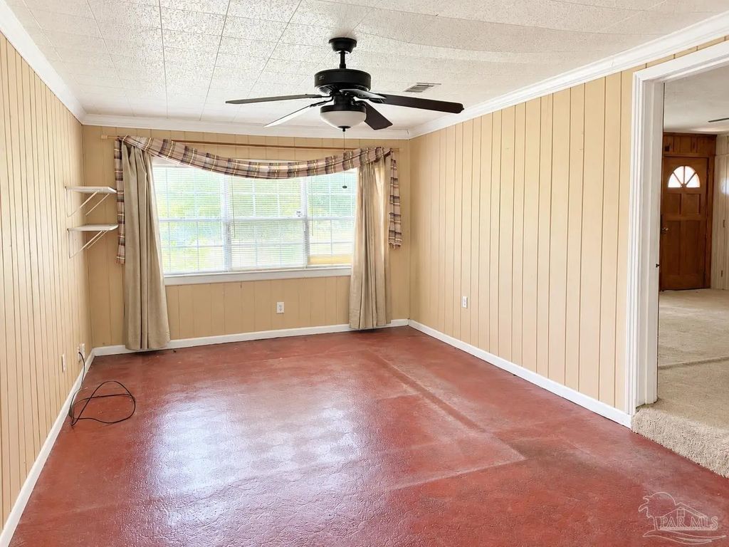 6400 White Oak Dr, Pensacola