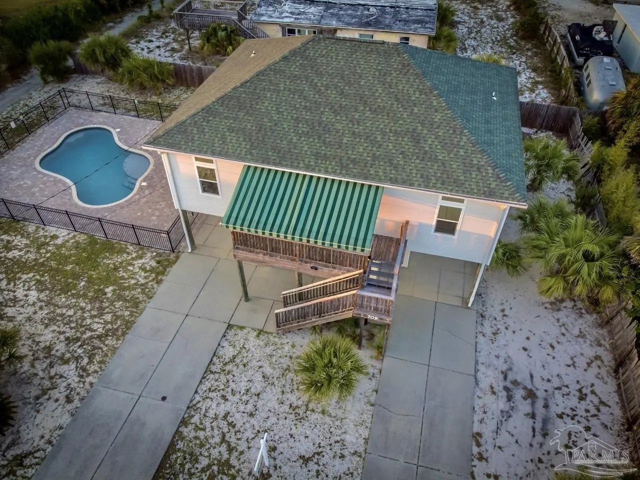 Photo of Listing #674456