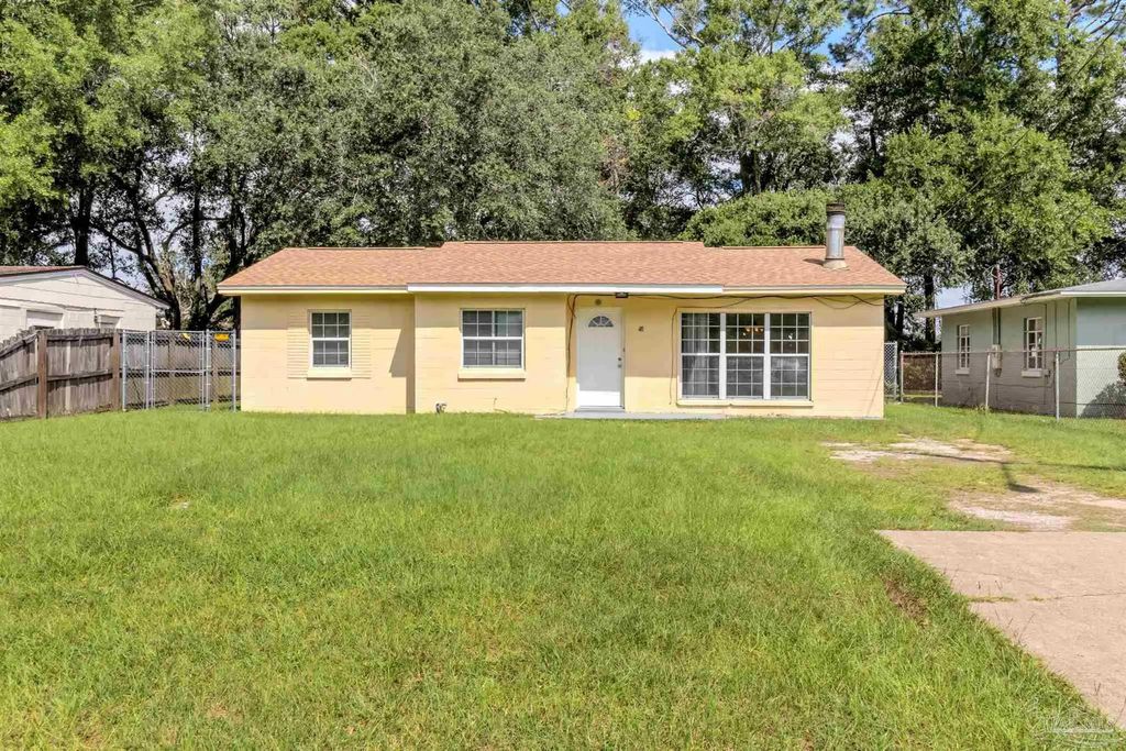 48 Pen Haven Dr, Pensacola