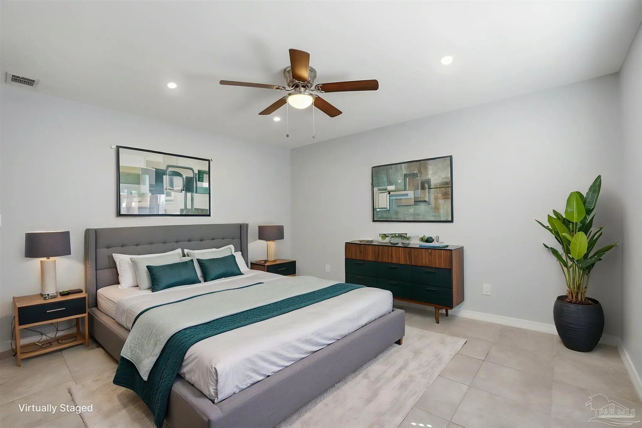 Photo of Listing #678899