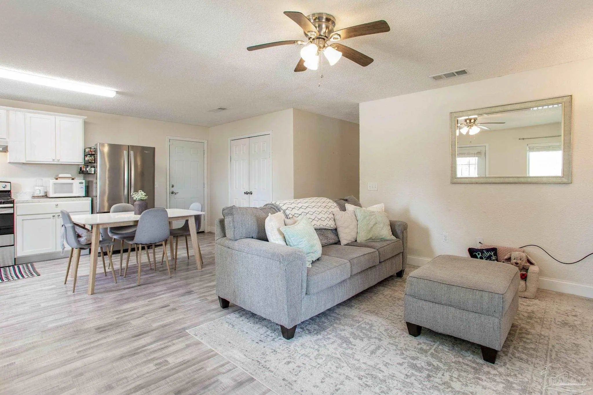 Photo of Listing #666425