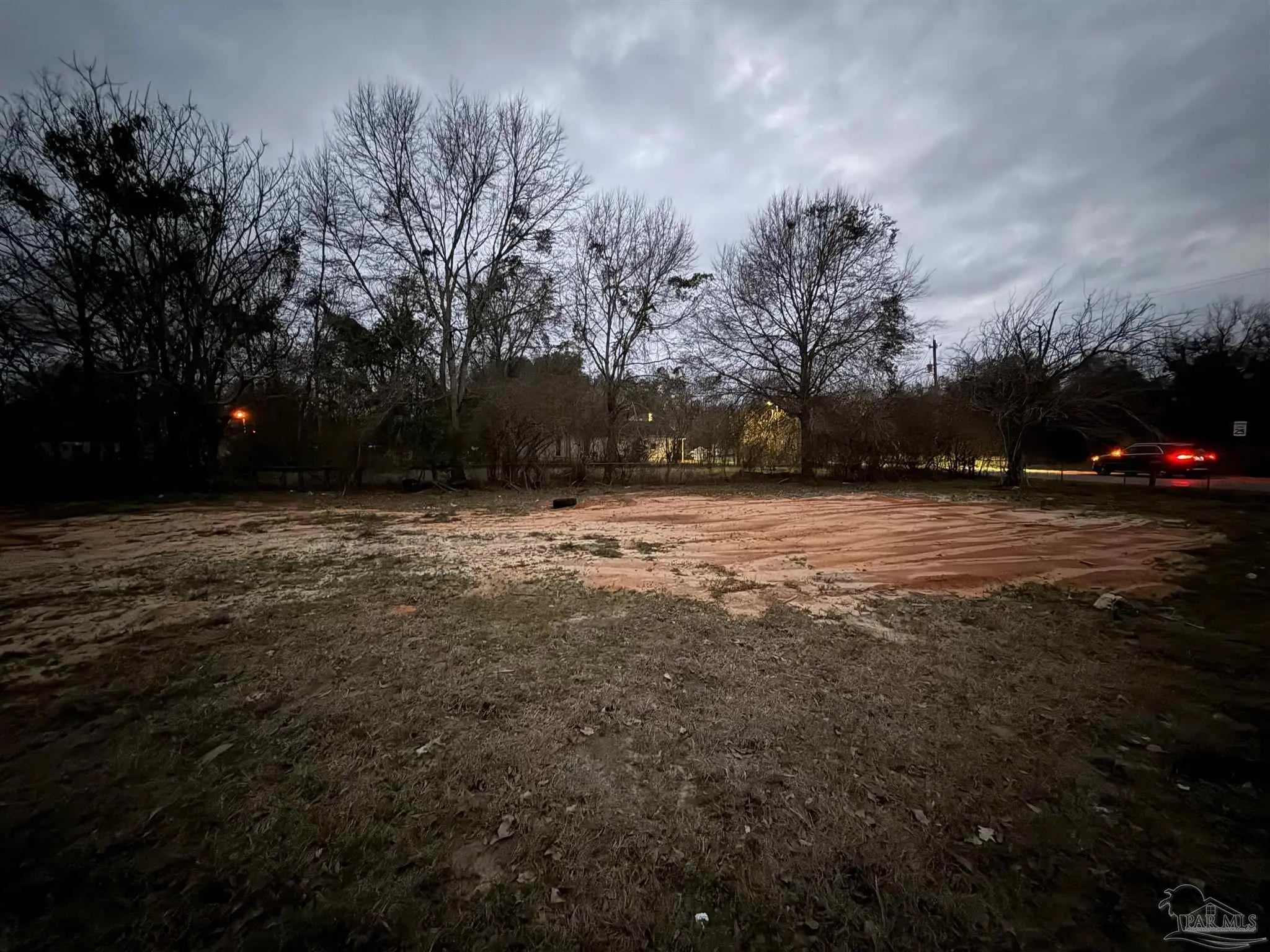 Photo of Listing #677734