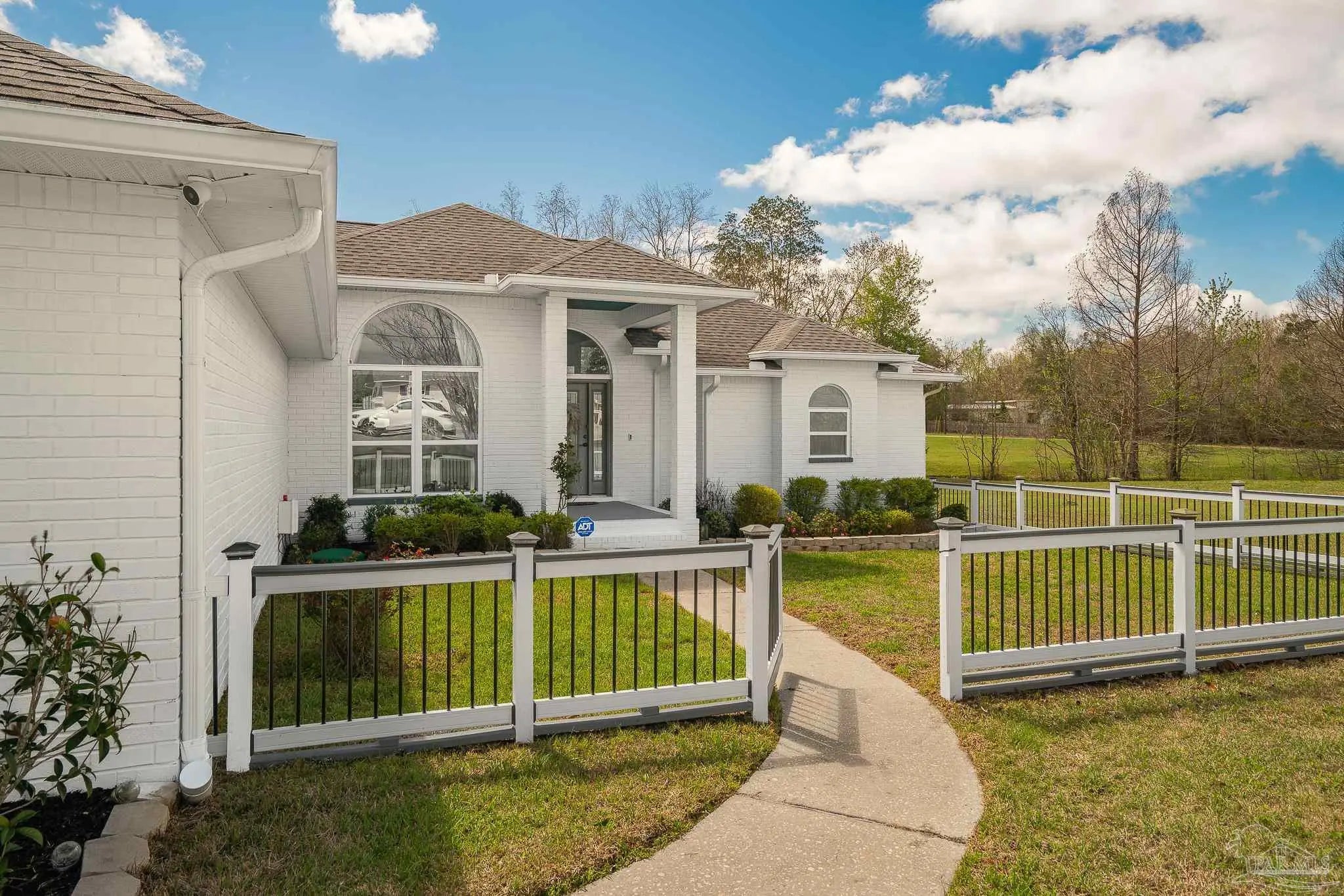 Photo of Listing #679292