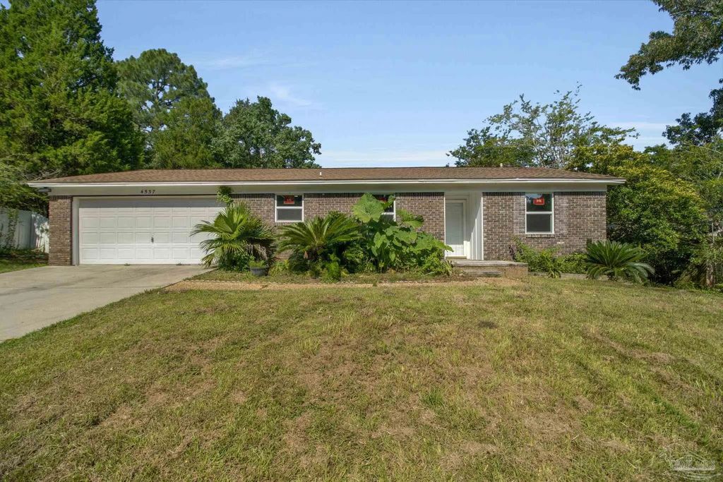 4537 Tradewinds Pl, Pensacola