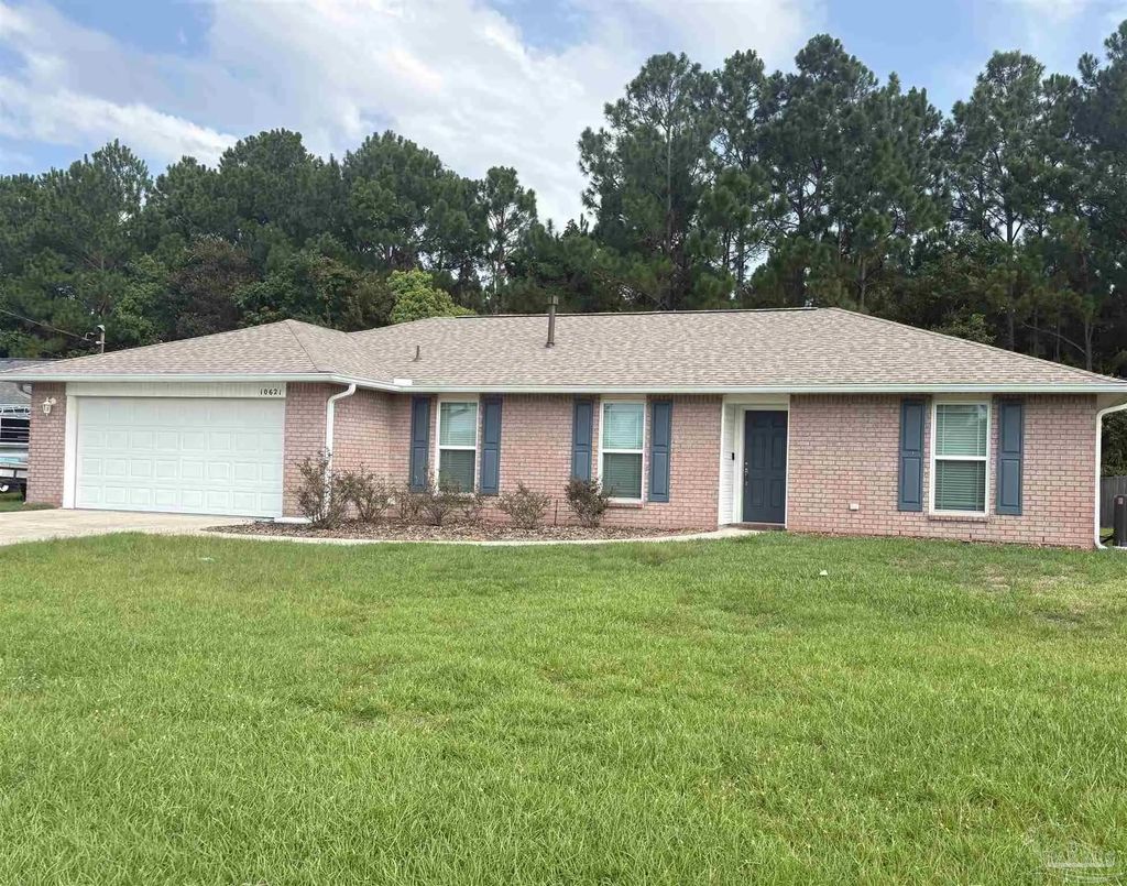 10621 Creek Ridge Dr, Pensacola