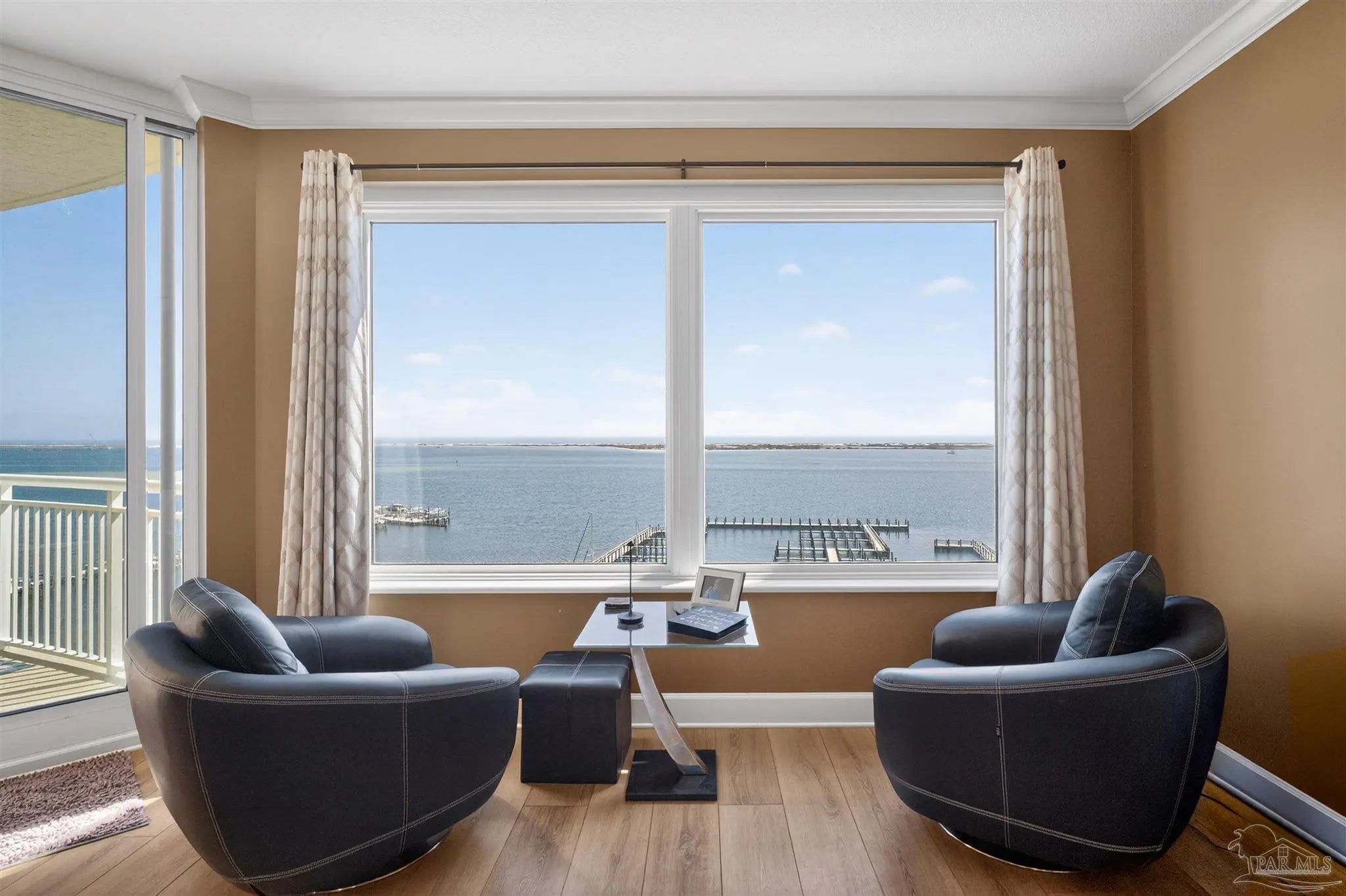 Photo of Listing #678823