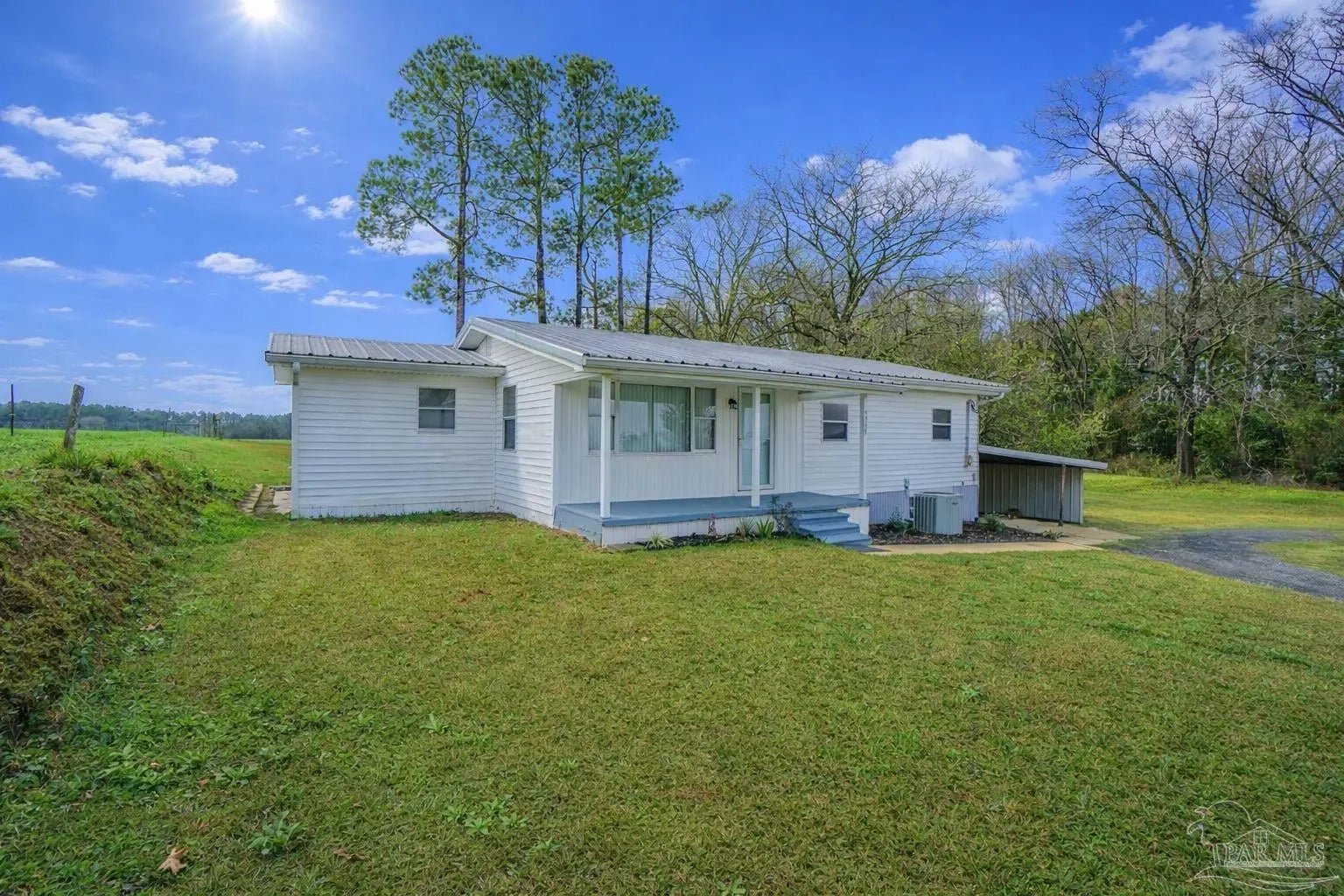 Photo of Listing #675890