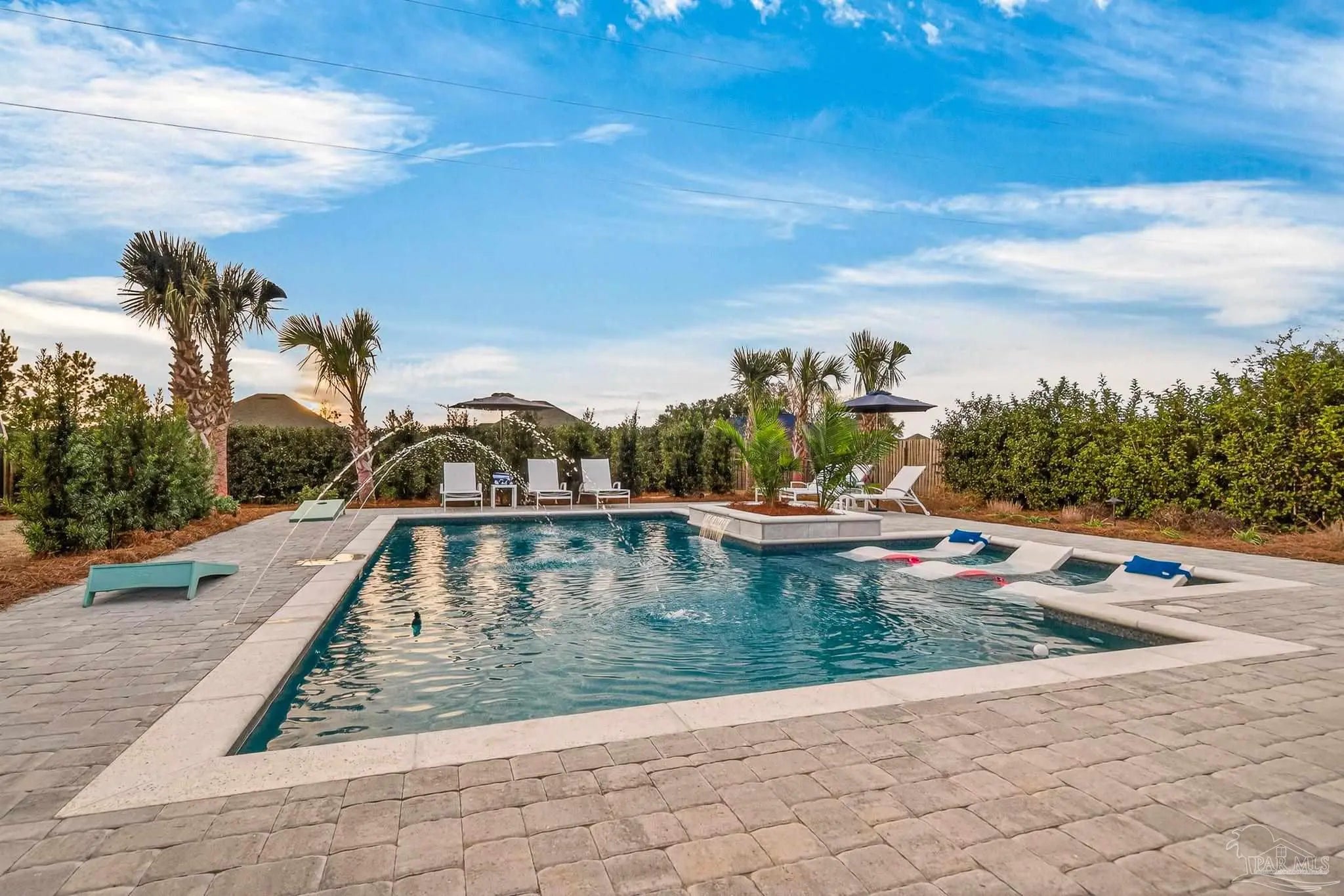 Photo of Listing #677564