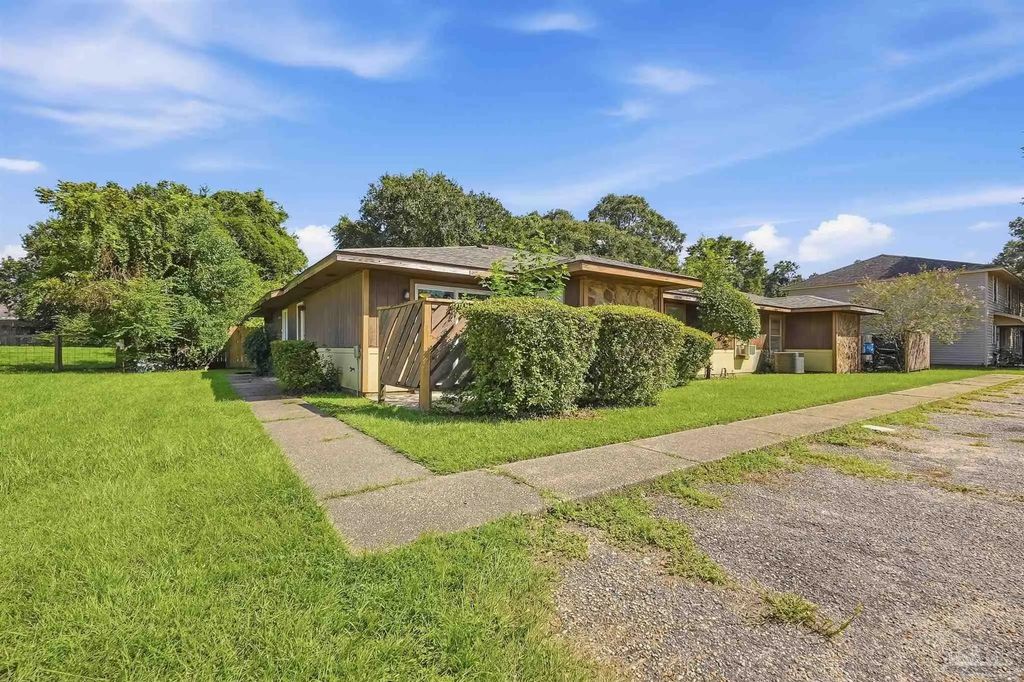 8160 Stonebrook Dr #b, Pensacola