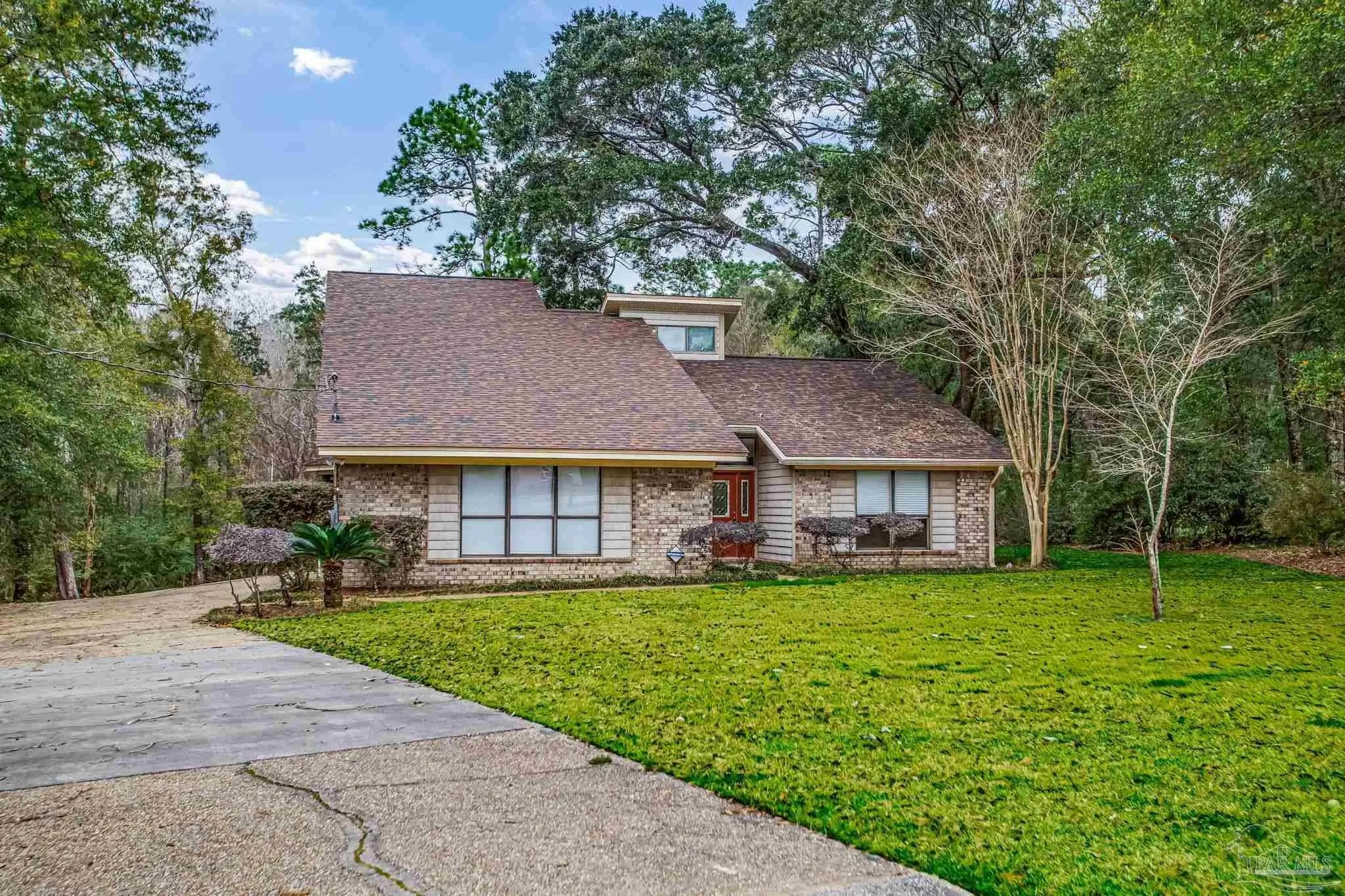 Photo of Listing #675852