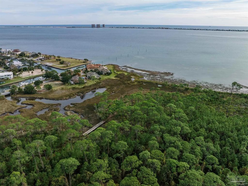 Wild Roost Rd, Gulf Breeze
