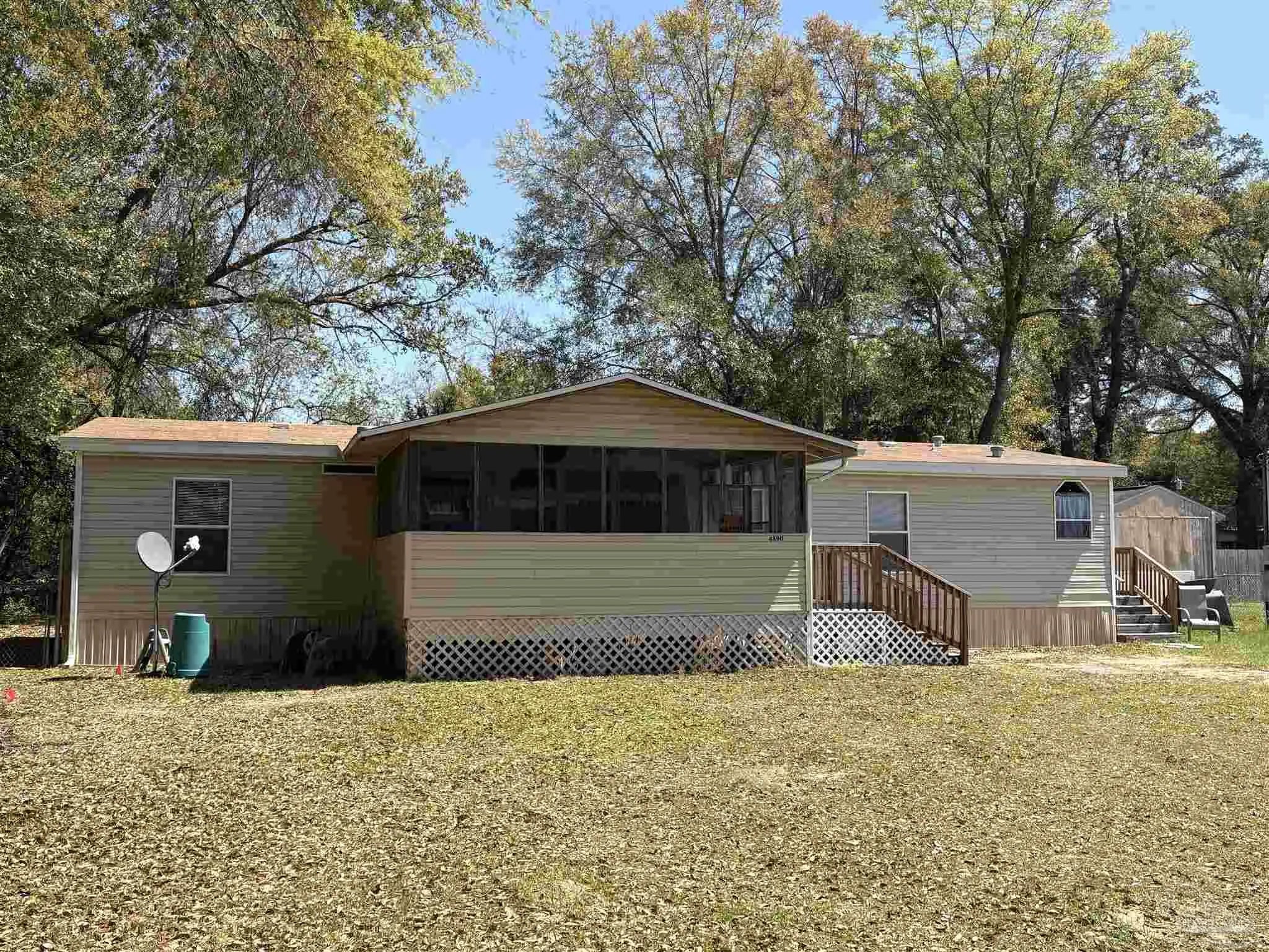 Photo of Listing #679555