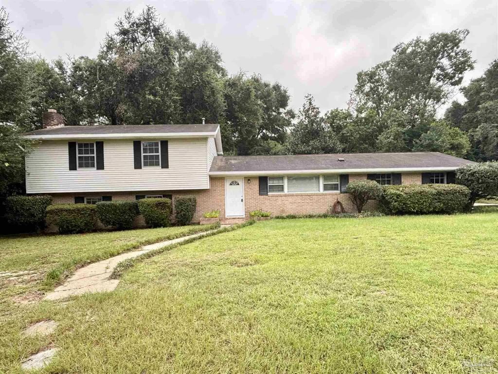 6384 Confederate Dr, Pensacola
