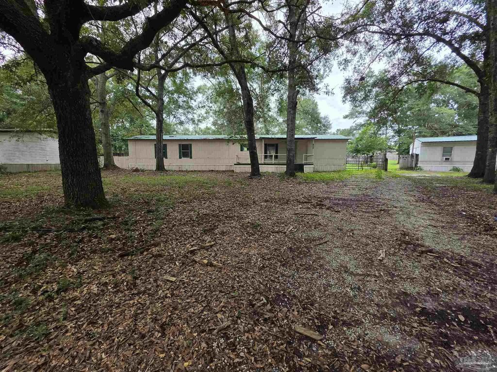 922 Brook Hills Dr, Cantonment