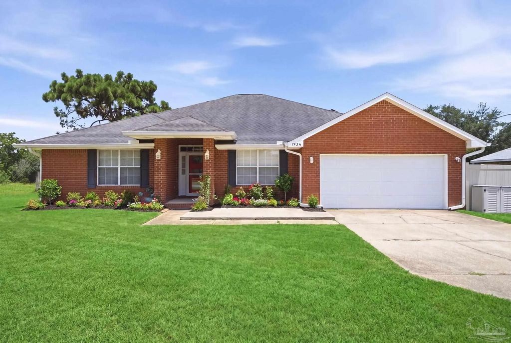 1936 Candlewood Dr, Navarre