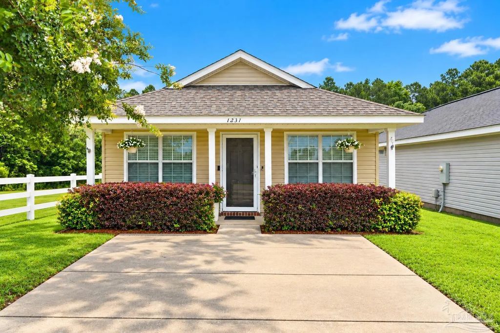 1237 Brownfield Rd, Pensacola