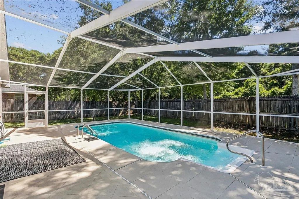 1374 Mazurek Blvd, Pensacola