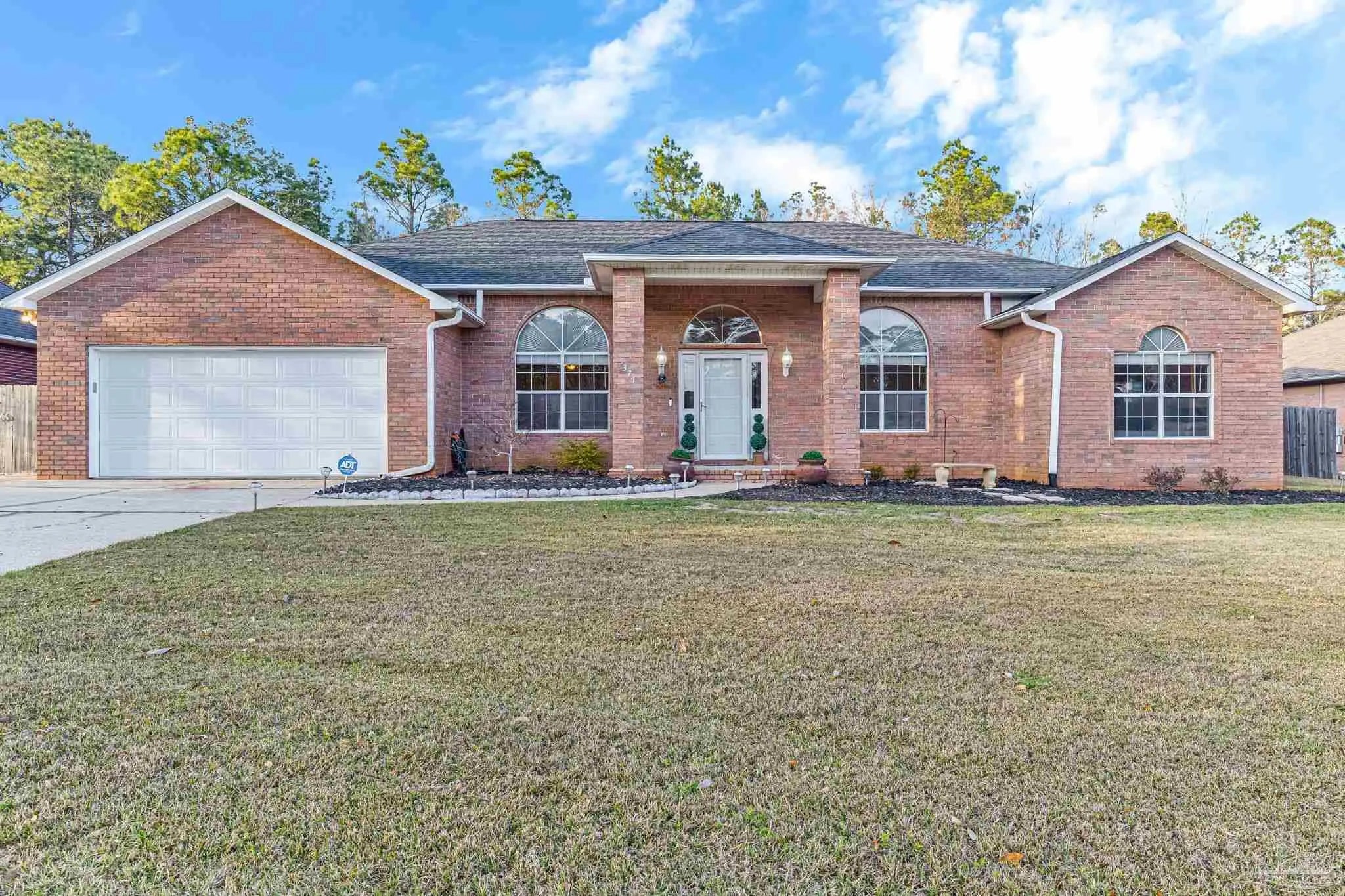 Photo of Listing #677544