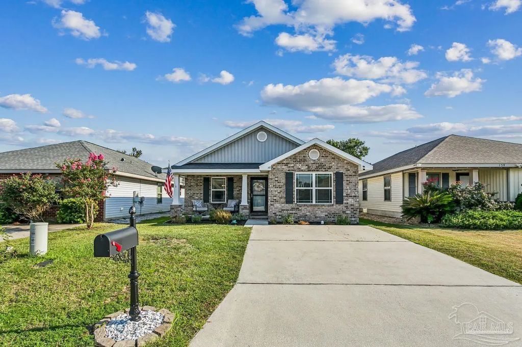 143 Cottage View Dr, Pensacola