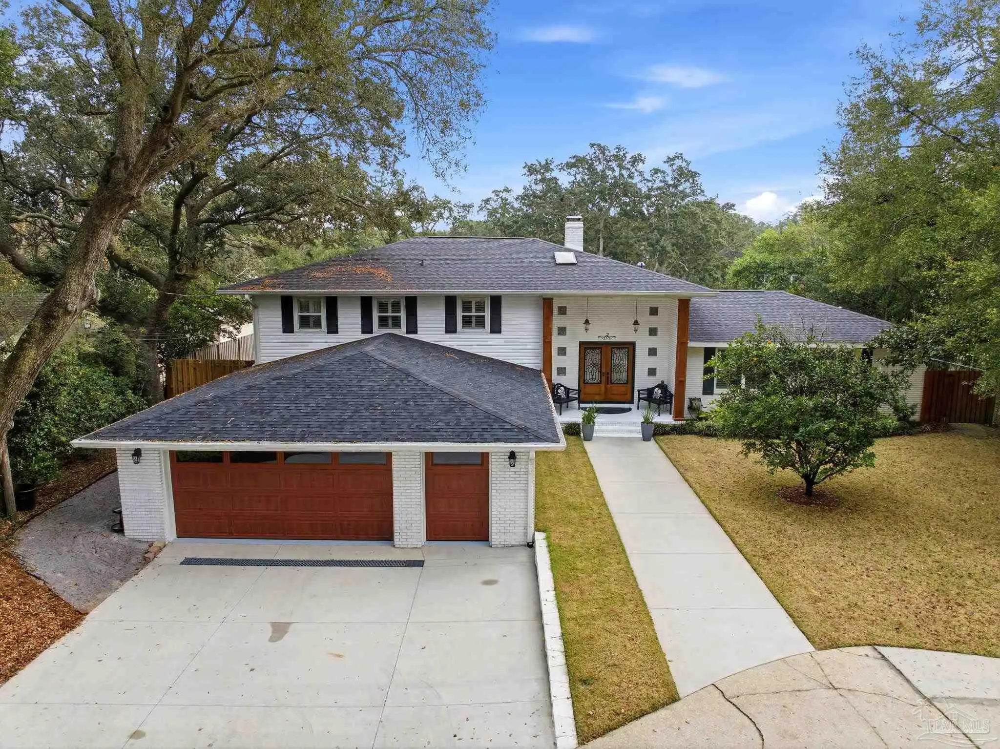 Photo of Listing #675780