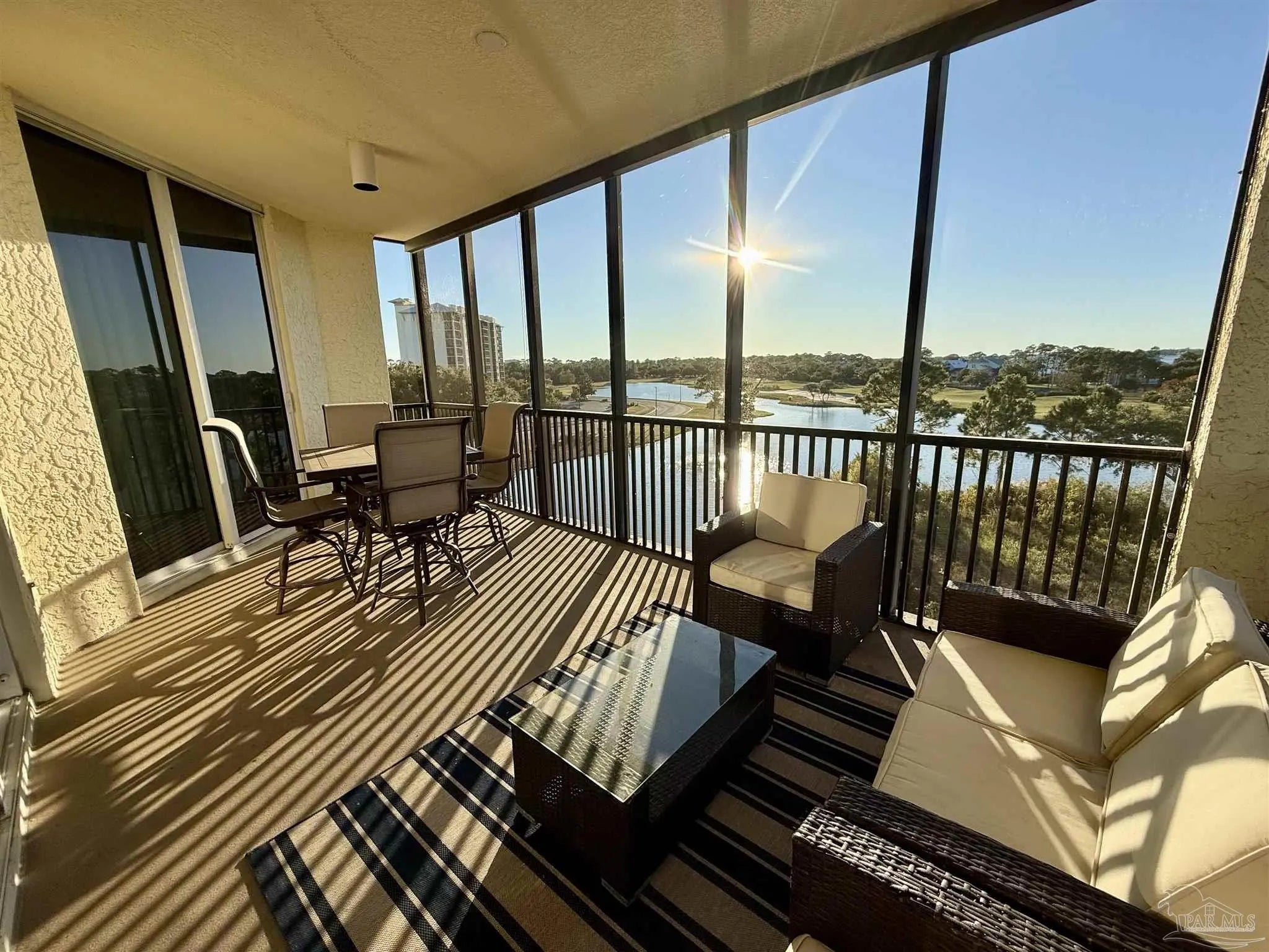 Photo of Listing #674012