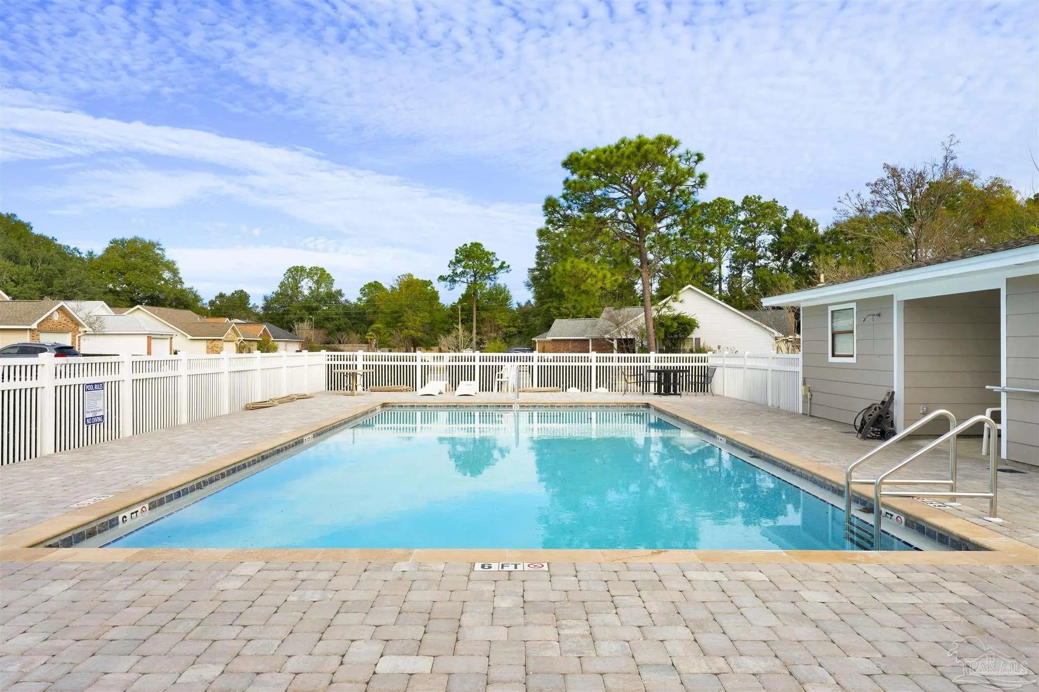 Photo of Listing #675554