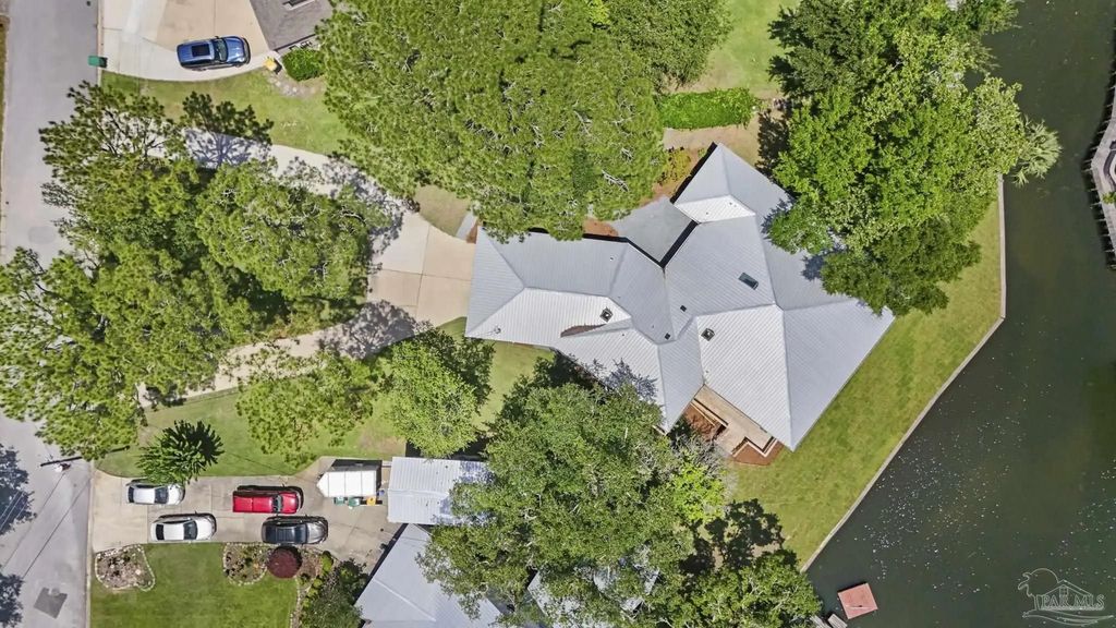 23 Neptune Dr, Mary Esther
