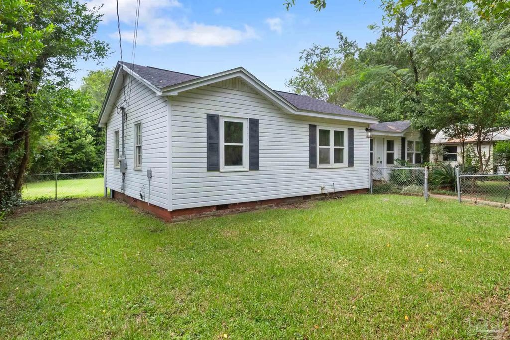 203 Booth Ave, Cantonment