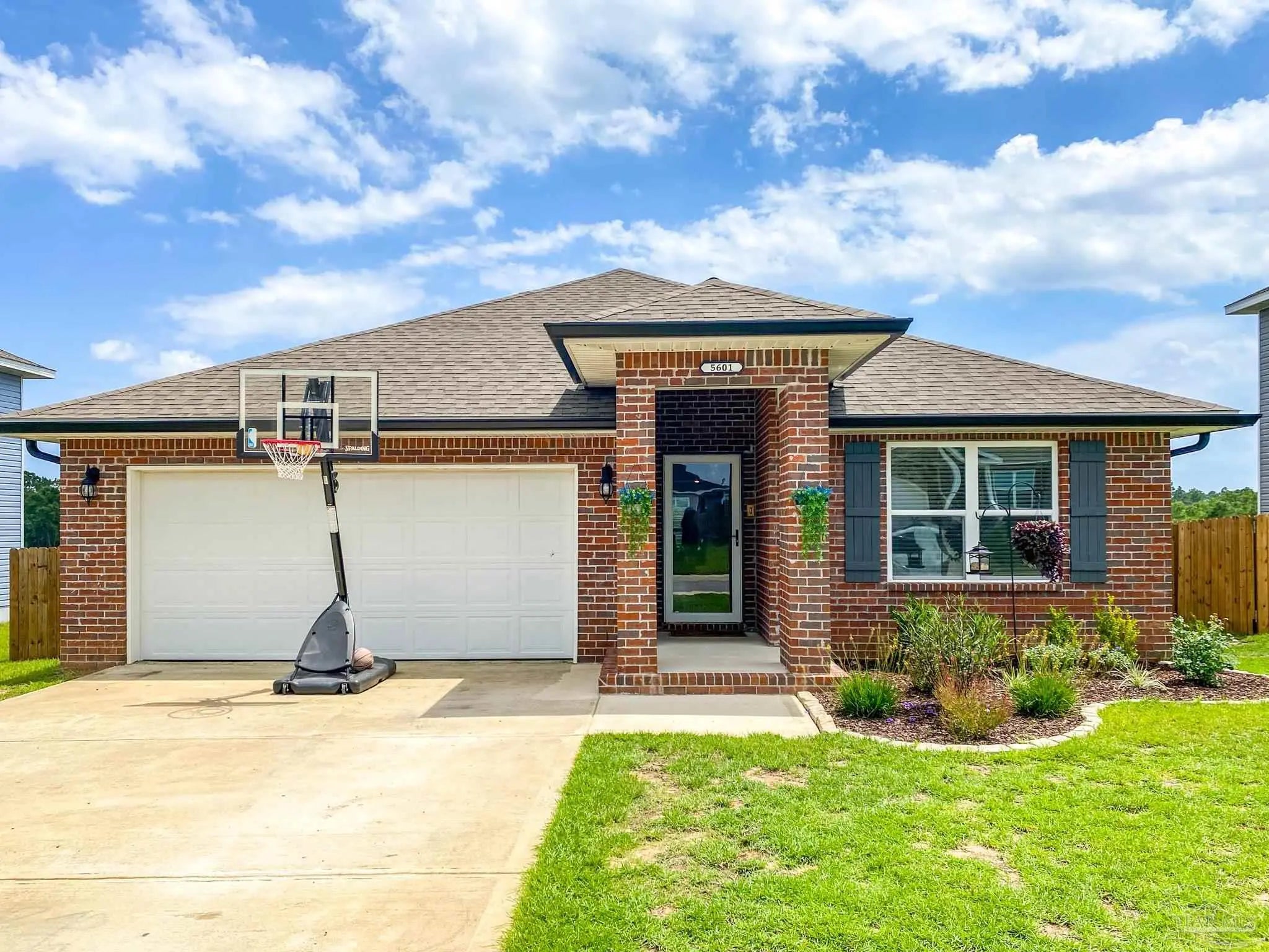 Photo of Listing #675386