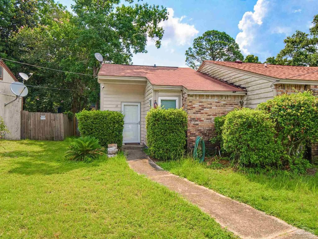 12 Crow Rd, Pensacola