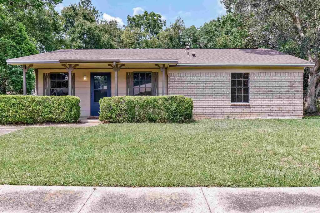 7952 Dartmoor Cir, Pensacola