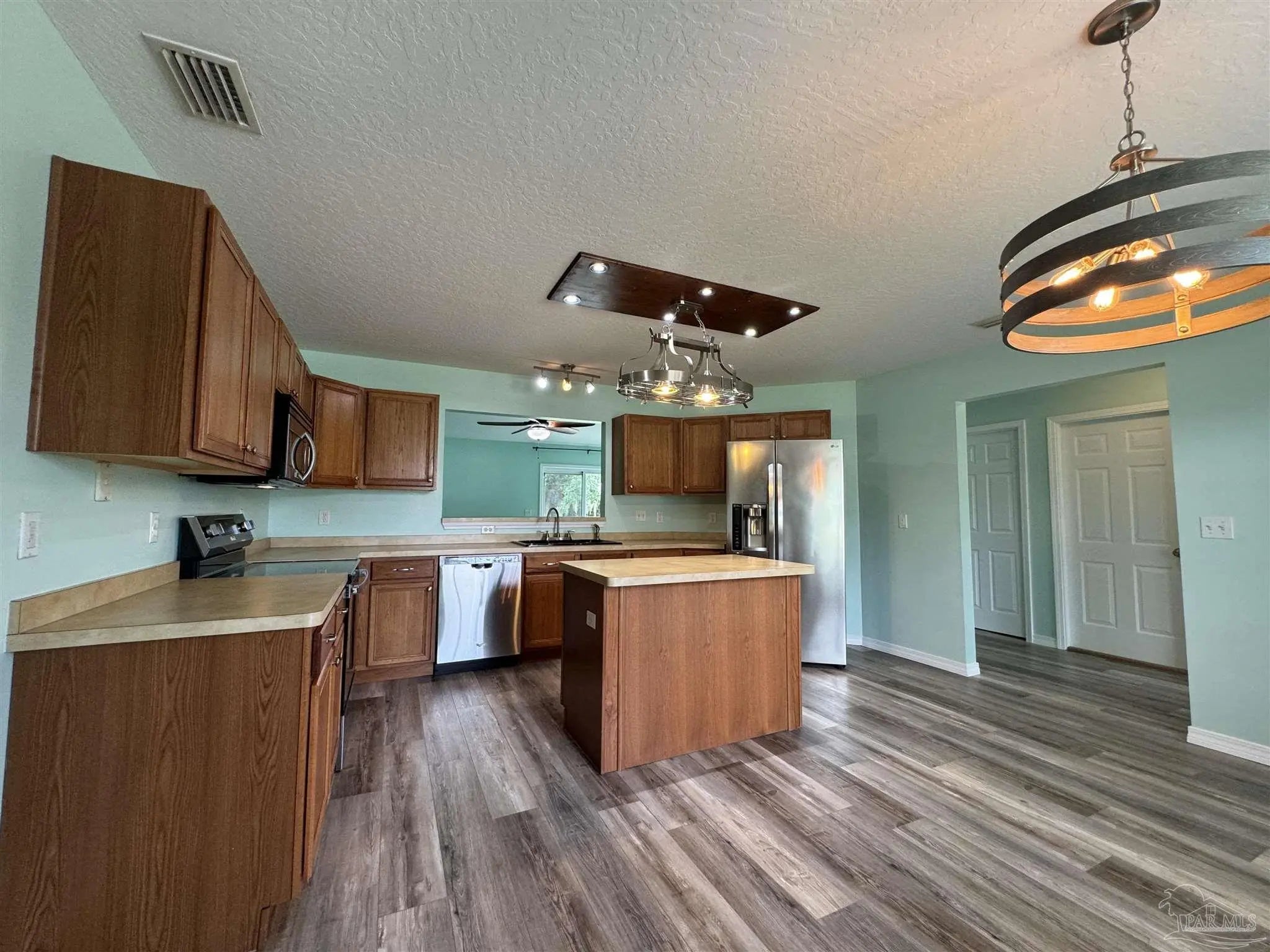 Photo of Listing #673128