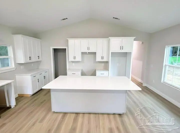 Photo of Listing #675240