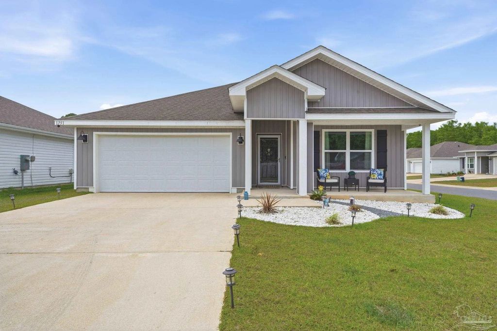 1751 Paisleigh Dr, Pensacola