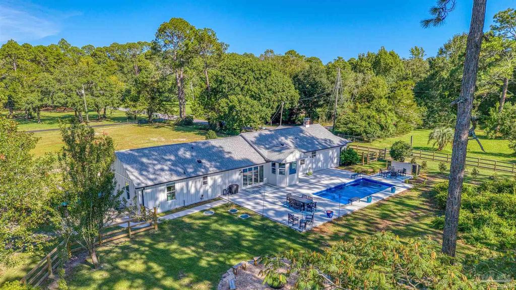 10220 N Loop Rd, Pensacola