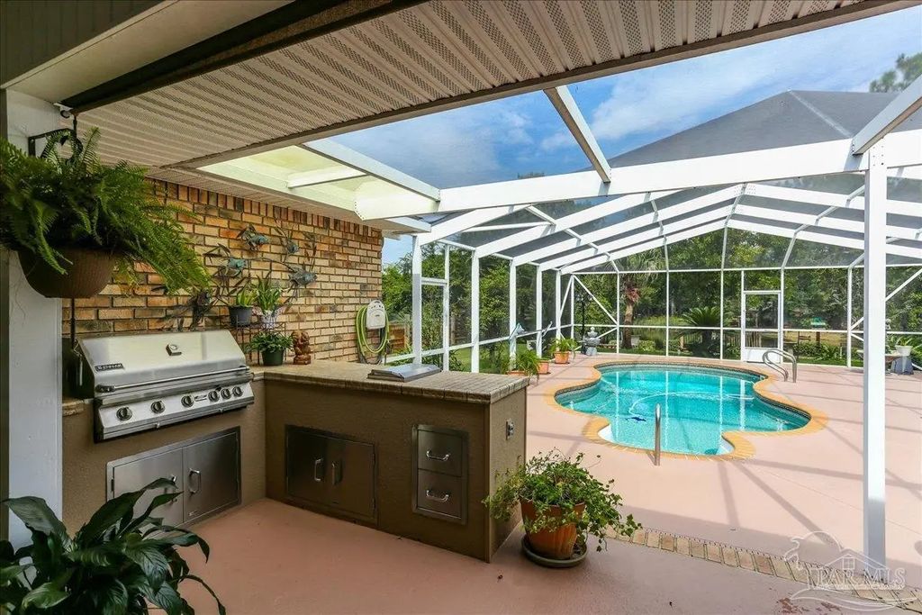 9564 Westgate Cir, Pensacola