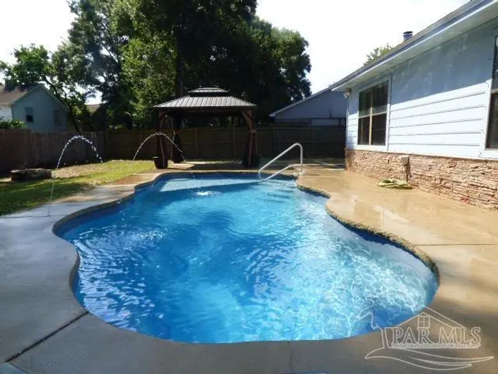 7466 Northpointe Blvd, Pensacola