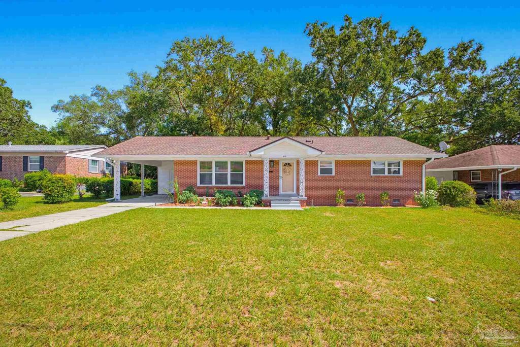 812 Ash Dr, Pensacola
