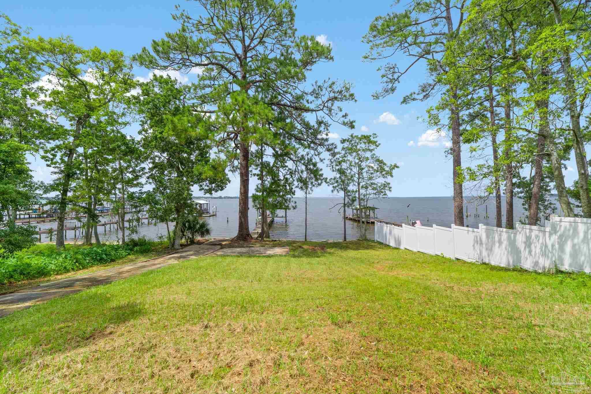 Photo of Listing #647411