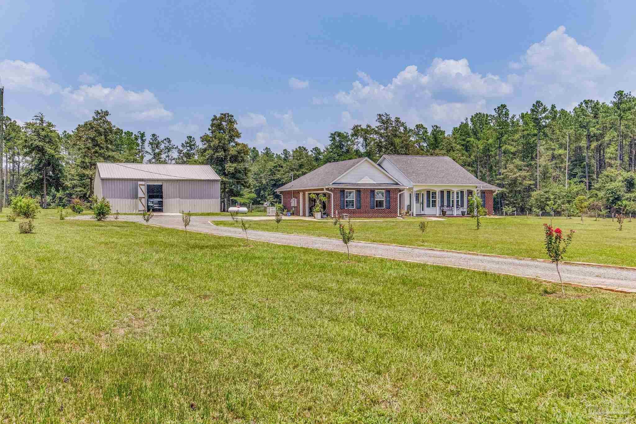 Photo of Listing #657697