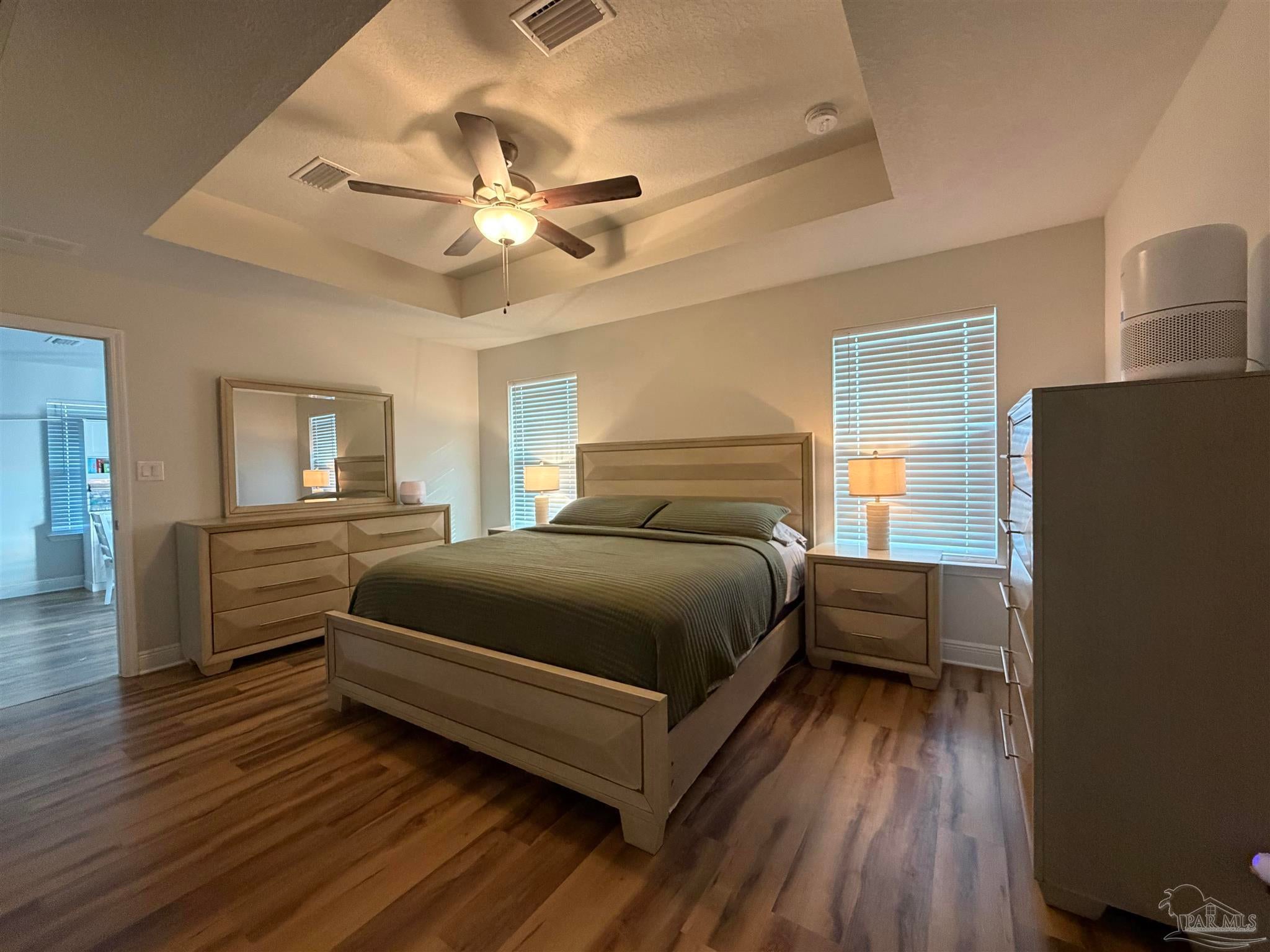 Photo of Listing #659127