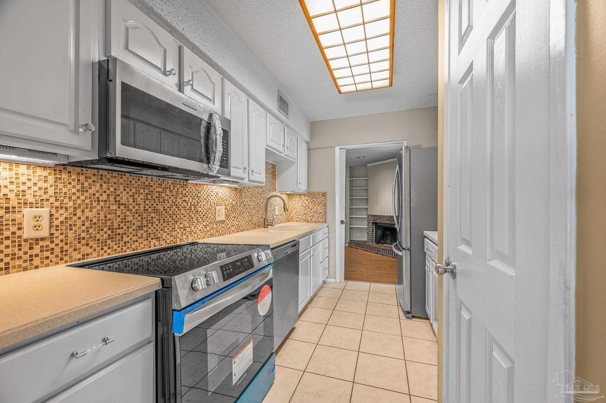 Photo of Listing #661795